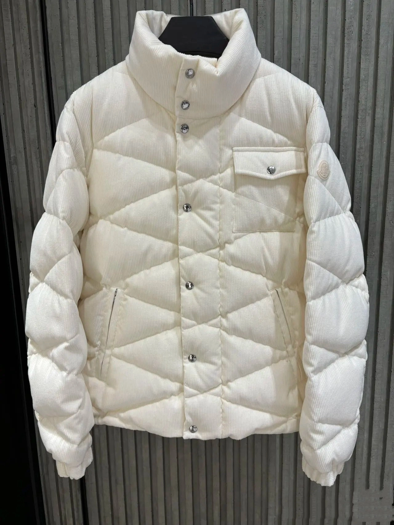 wg.luxury- 7o9385r Down jacket item:D-F000J3099T